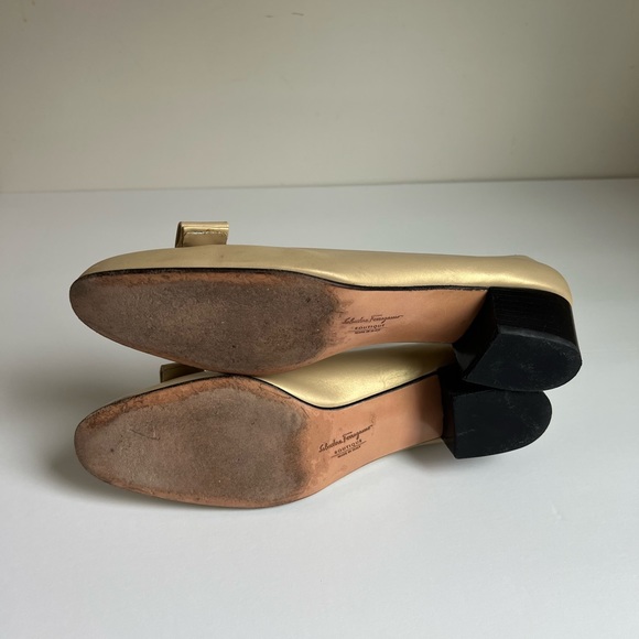 VINTAGE Salvatore Ferragamo gold vara platino calf size 9 1/2 AAA - Picture 4 of 10